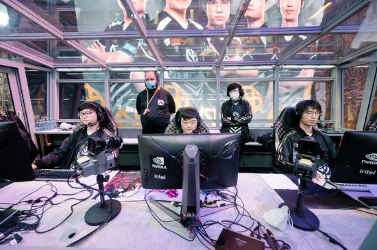 国服白起最佳出装解析：惩击与不死鸟之眼的选择