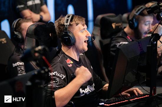 暴雪新作《守望先锋3》或将推出MOBA手游引发期待